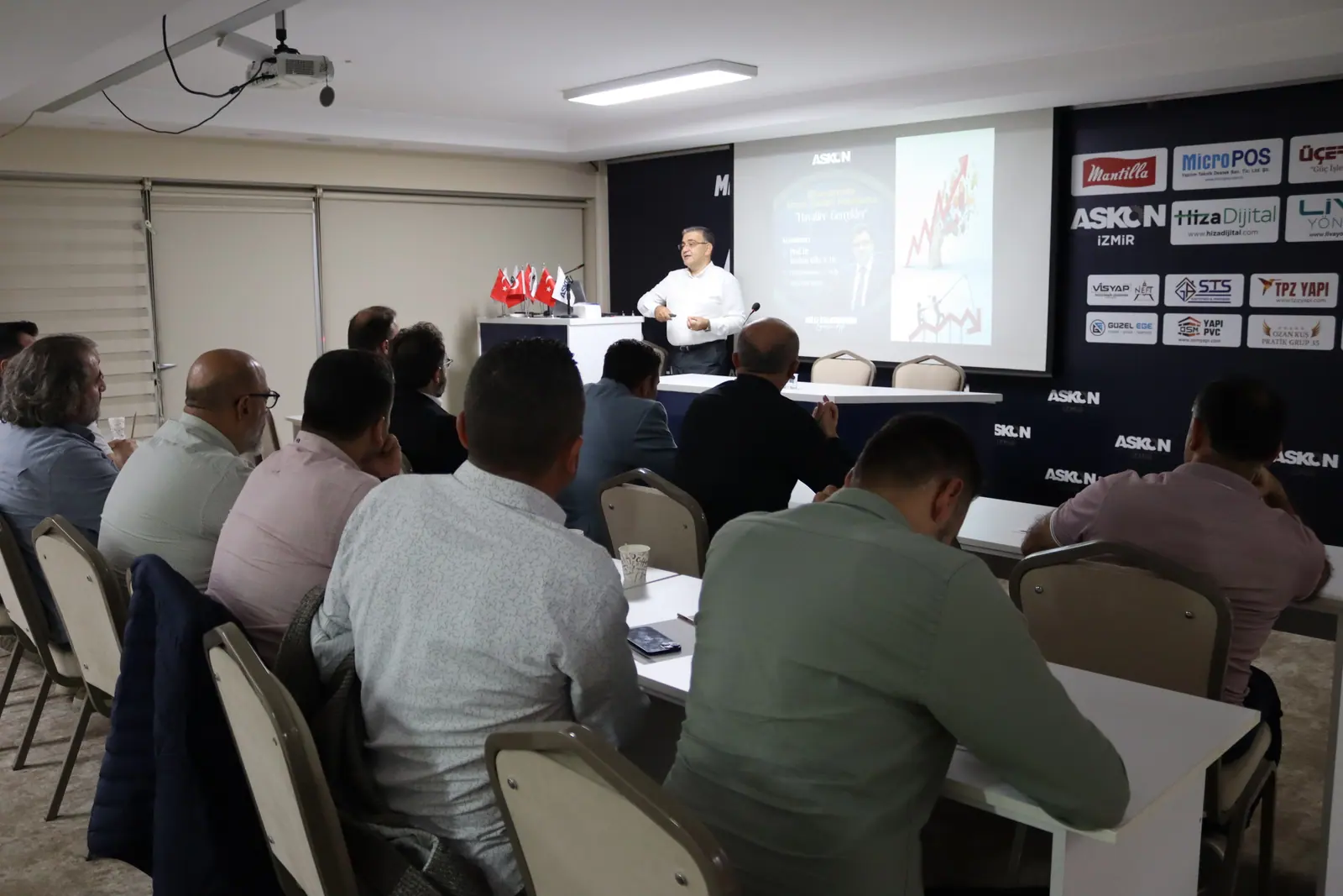 ASKON İzmir’de Ekonomi Gündemi Değerlendirildi — 8. kare